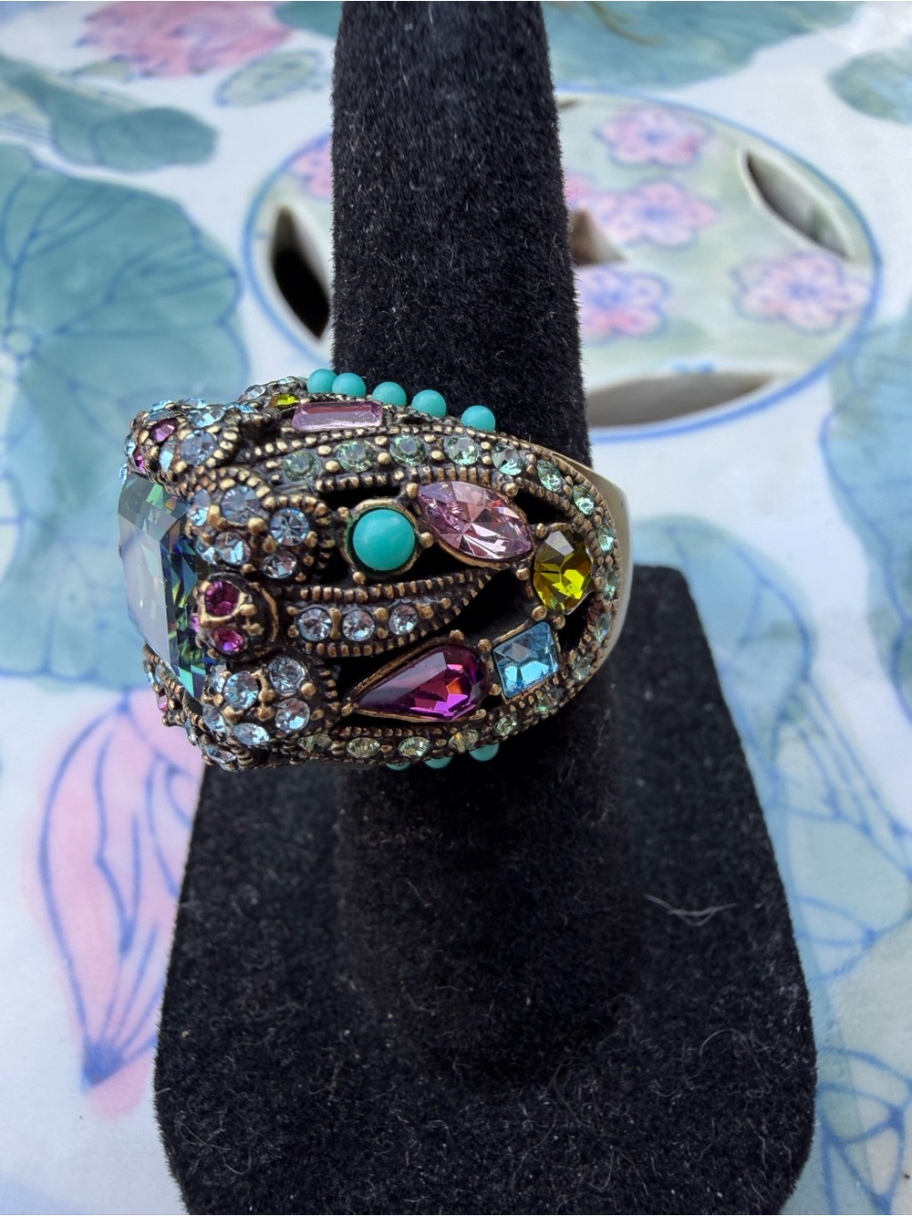 Heidi Daus ‘Damselfly’ Multi-Crystal Dragonfly Cocktail Ring.” Size 5 - Picture 3 of 11